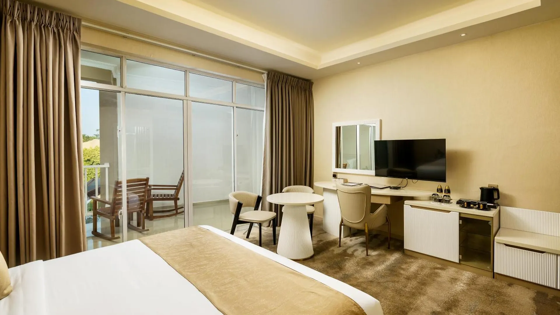 Avenra Gardens Hotel Negombo