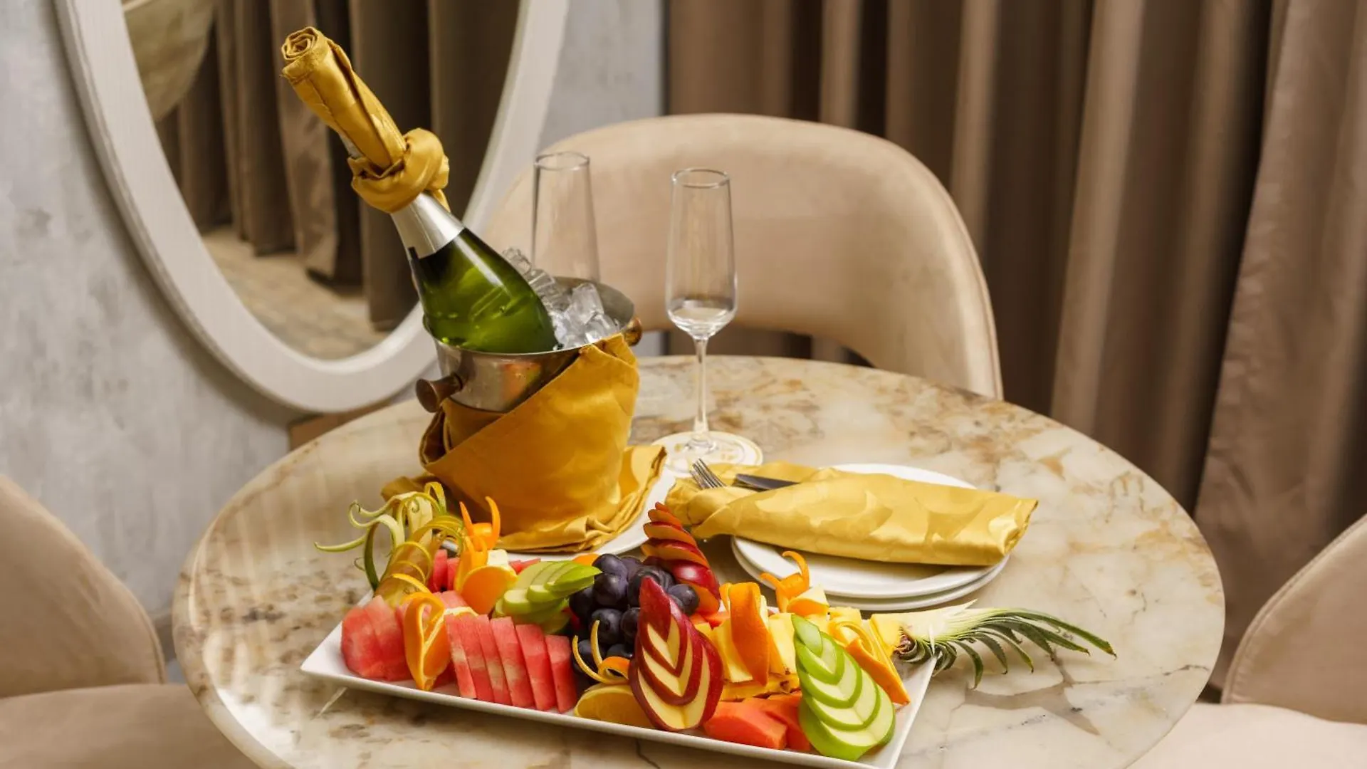 Avenra Gardens Hotel Negombo 5*,