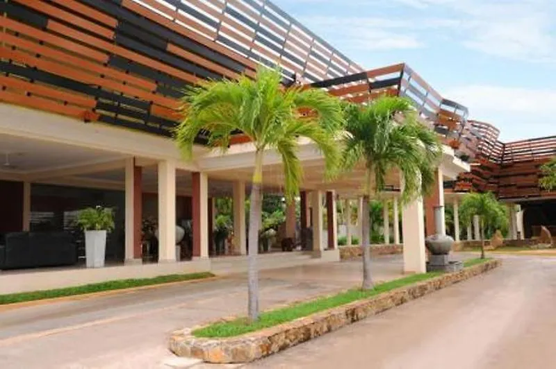 Avenra Gardens Hotel Negombo Sri Lanka