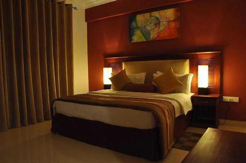Avenra Gardens Hotel Negombo