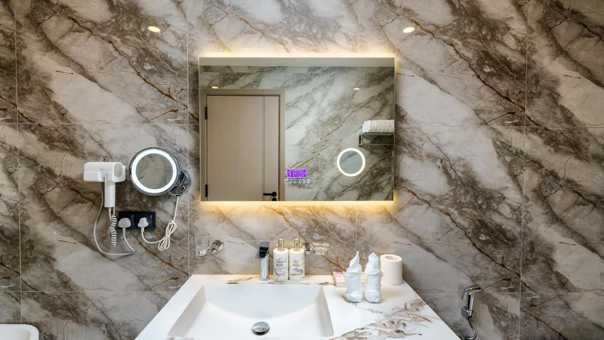 *****  Avenra Gardens Hotel Νεγκόμπο Σρι Λάνκα
