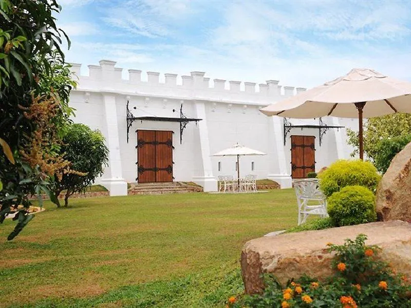 Avenra Gardens Hotel Νεγκόμπο 5*,