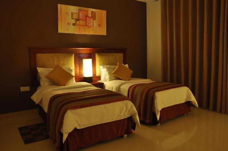 Avenra Gardens Hotel Νεγκόμπο