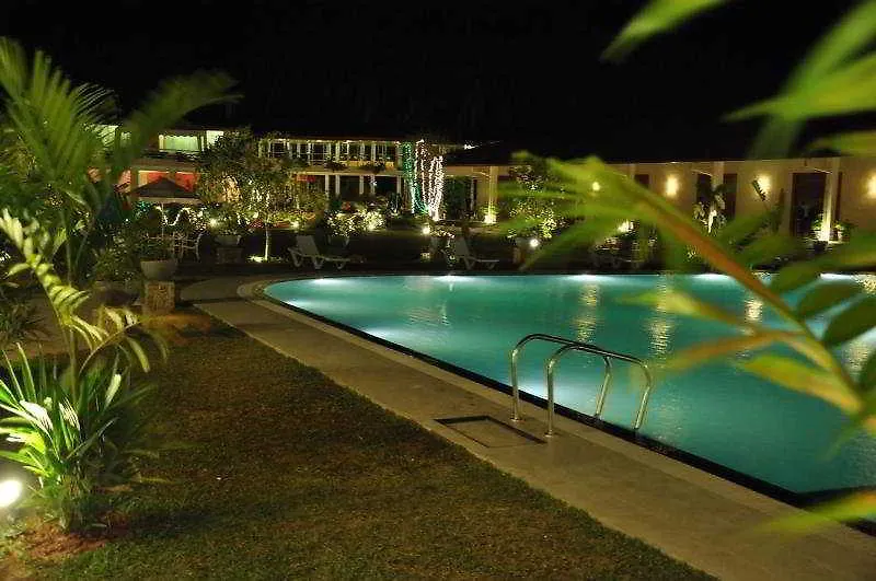 Avenra Gardens Hotel Νεγκόμπο